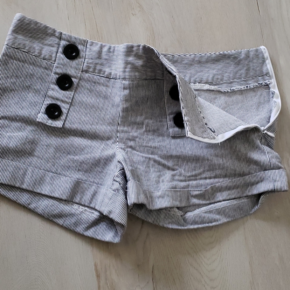 Kontacious Shorts - Picture 3 of 5